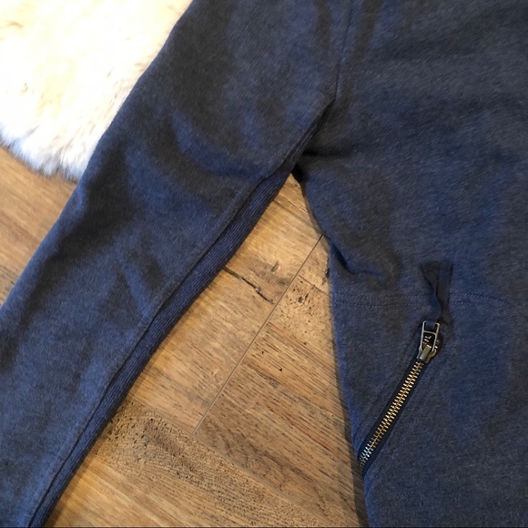 An Taylor LOFT Cardigan - Picture 7 of 8